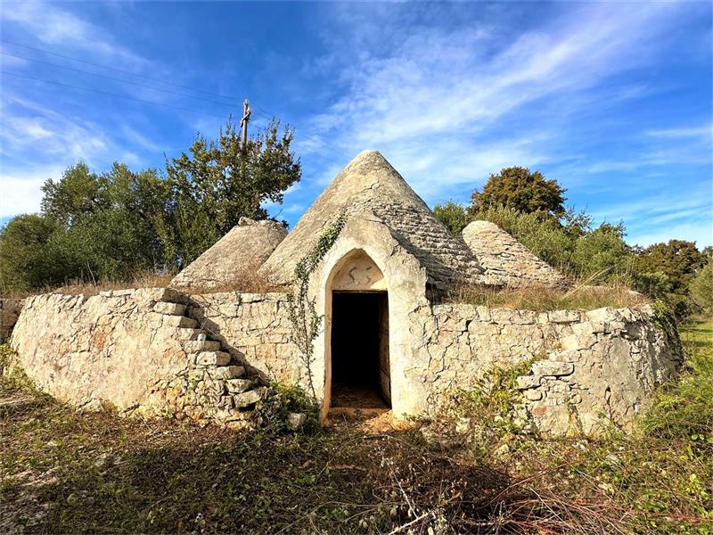 Trullo In Vendita Con Terreno Edificabile-Ostuni